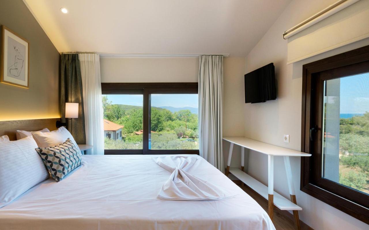 Dionysus Apartments & Suites Ierissós Exteriér fotografie