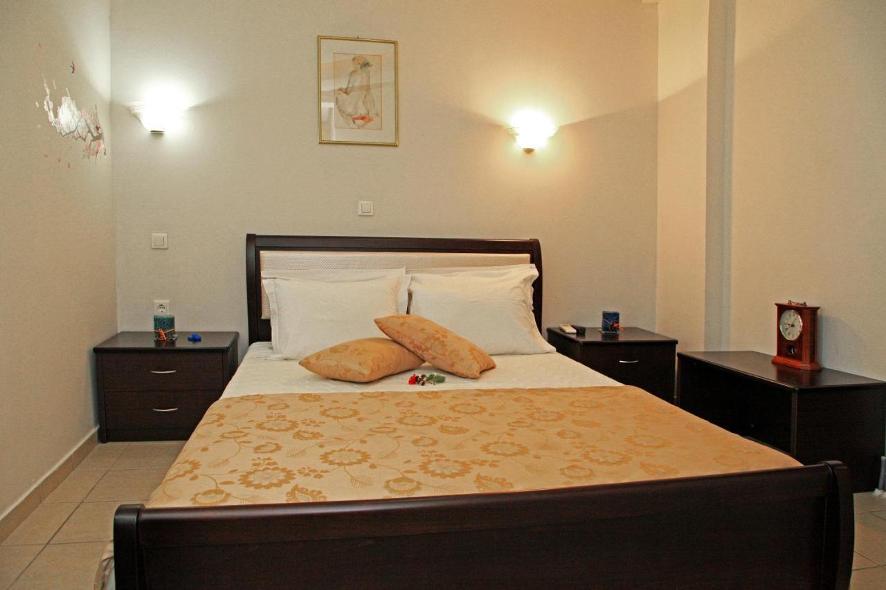 Dionysus Apartments & Suites Ierissós Pokoj fotografie
